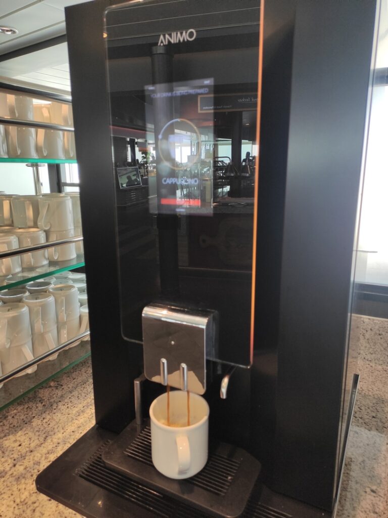 Автомат с кофе на Mein Schiff 6